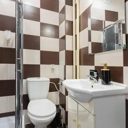 - Location, Cozy 2-bedroom Marszalkowska *
